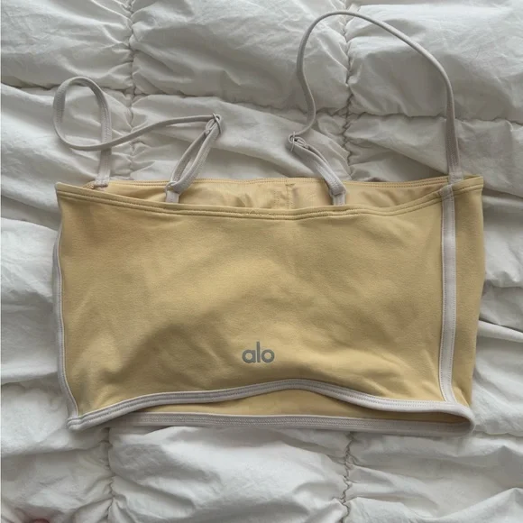 ALO airbrush streamline Yoga Pale Yellow Bra. - Picture 2 of 2